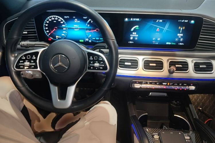 Used Mercedes-Benz GLE Coupe 2020 GLE 450 4MATIC Coupe SUV Fashion Model Center Console