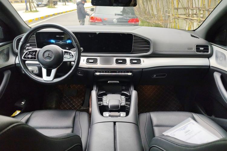 Used Mercedes-Benz GLE Coupe 2020 GLE 350 4MATIC Coupe SUV Luxury Model Center Console