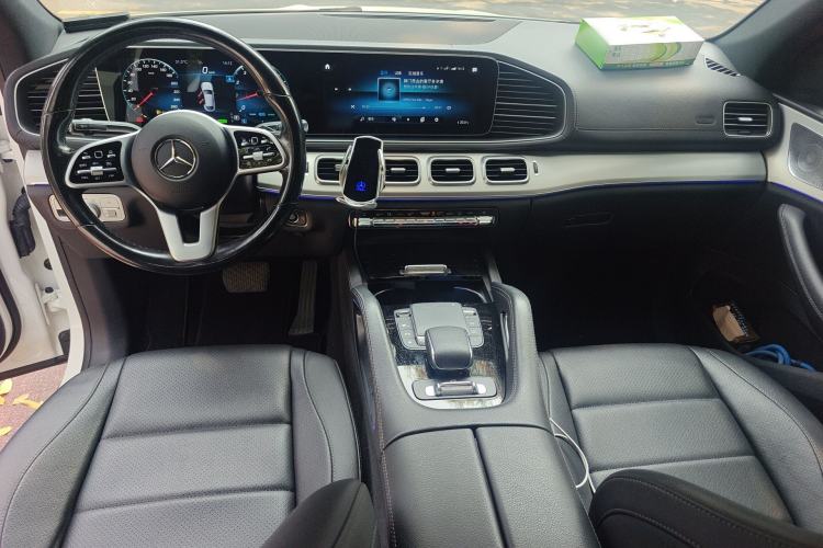 Used Mercedes-Benz GLE Coupe 2020 GLE 450 4MATIC Coupe SUV Fashion Model Center Console