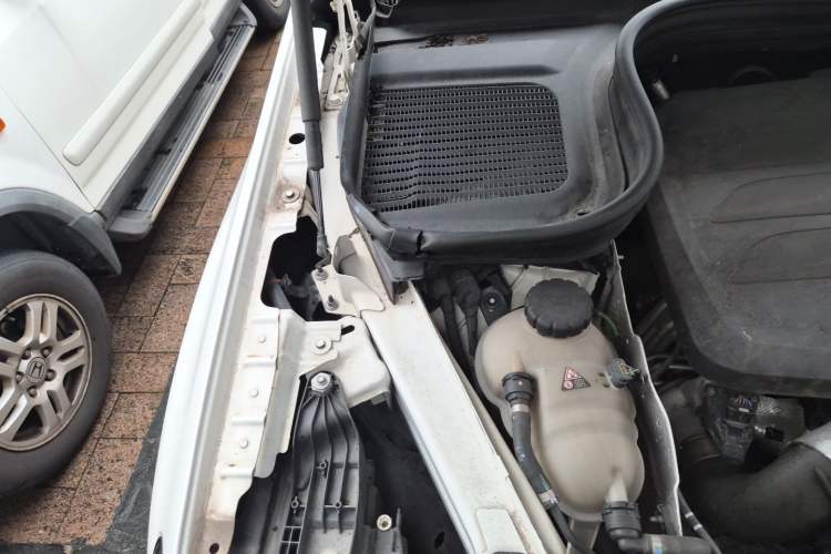Used Mercedes-Benz GLE Coupe 2020 GLE 450 4MATIC Coupe SUV Fashion Model Engine Bay Right