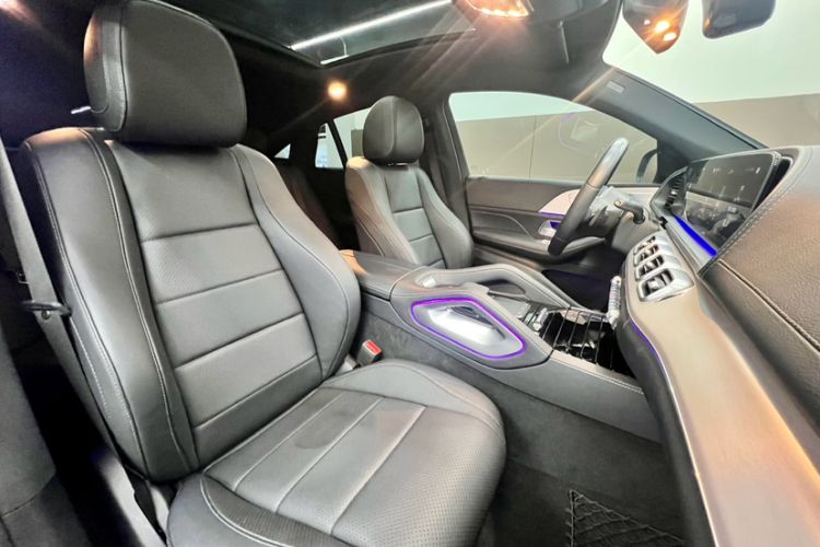 Used Mercedes-Benz GLE Coupe 2020 GLE 350 4MATIC Coupe SUV Luxury Model Interior 3