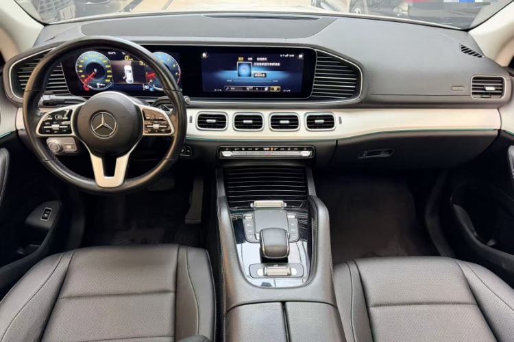 Used Mercedes-Benz GLE Coupe 2020 GLE 350 4MATIC Coupe SUV Luxury Model Interior 3