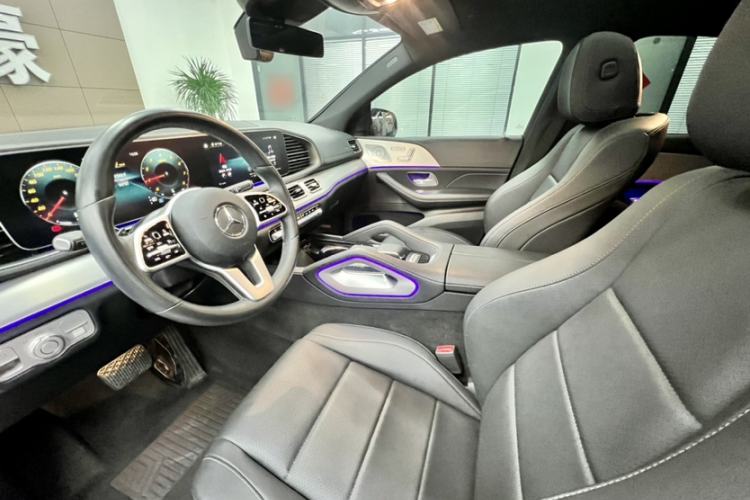 Used Mercedes-Benz GLE Coupe 2020 GLE 350 4MATIC Coupe SUV Luxury Model Interior 4