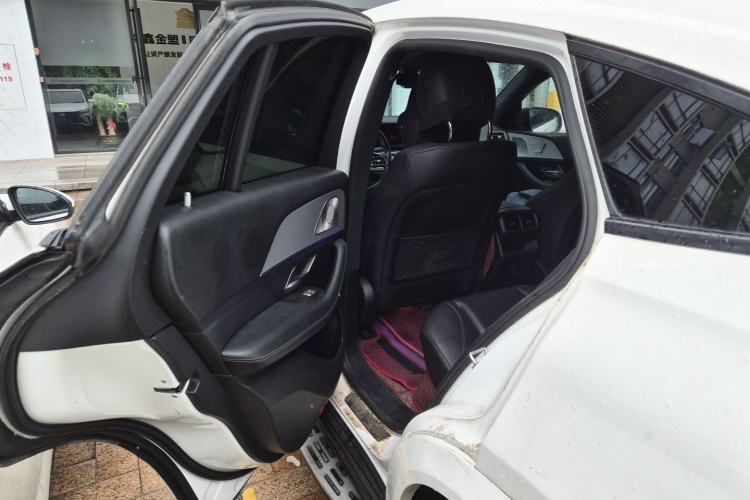 Used Mercedes-Benz GLE Coupe 2020 GLE 450 4MATIC Coupe SUV Fashion Model Left Rear Seat