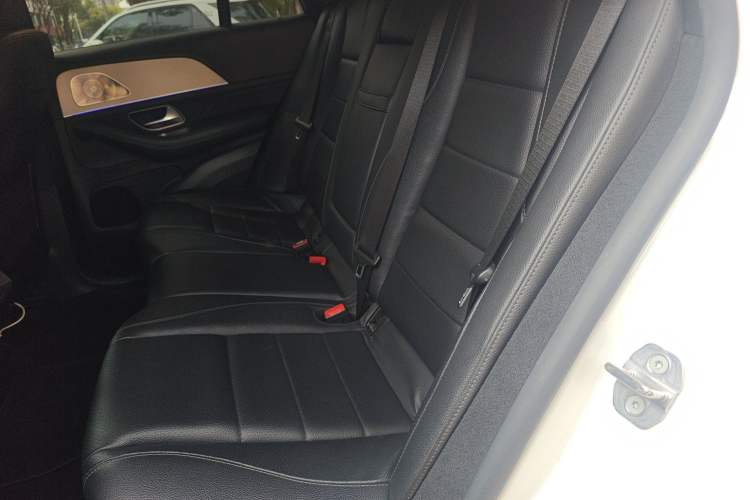 Used Mercedes-Benz GLE Coupe 2020 GLE 450 4MATIC Coupe SUV Fashion Model Left Rear Seat