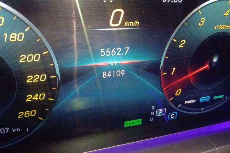 Used Mercedes-Benz GLE Coupe 2020 GLE 450 4MATIC Coupe SUV Fashion Model Odometer Close Up