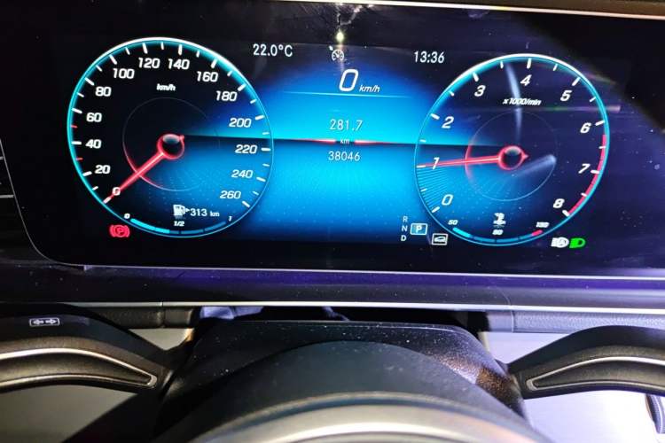 Used Mercedes-Benz GLE Coupe 2020 GLE 350 4MATIC Coupe SUV Fashion Model Odometer Close Up
