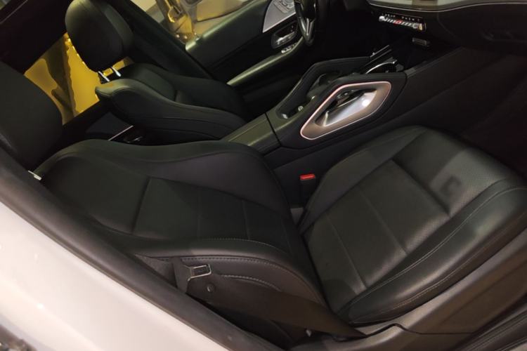 Used Mercedes-Benz GLE Coupe 2020 GLE 450 4MATIC Coupe SUV Fashion Model Right Front Seat