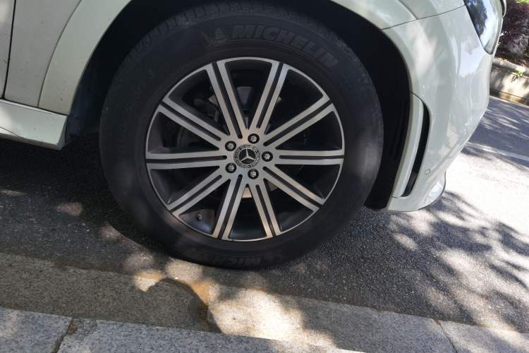 Used Mercedes-Benz GLE Coupe 2020 GLE 350 4MATIC Coupe SUV Luxury Model Right Front Wheel Hub