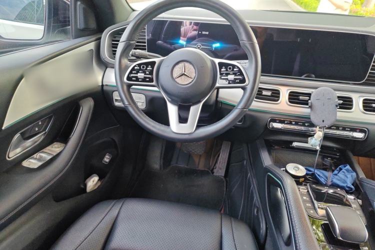 Used Mercedes-Benz GLE Coupe 2020 GLE 350 4MATIC Coupe SUV Luxury Model Steering Wheel