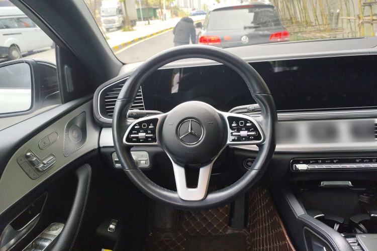 Used Mercedes-Benz GLE Coupe 2020 GLE 350 4MATIC Coupe SUV Luxury Model Steering Wheel