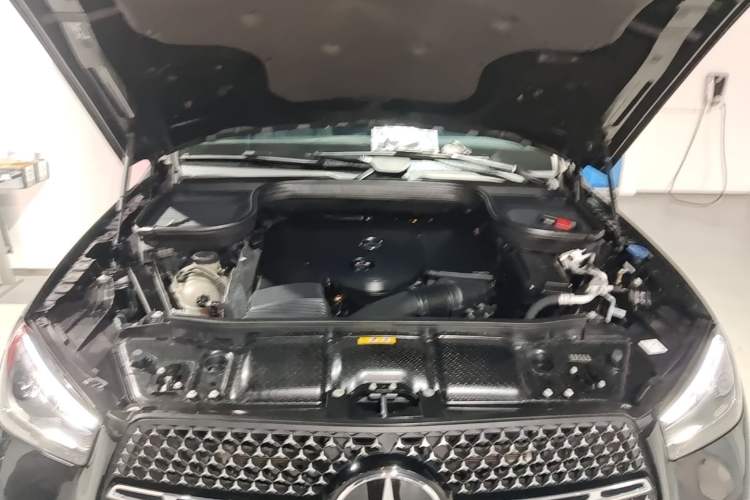 Used Mercedes-Benz GLE Coupe  Engine Bay