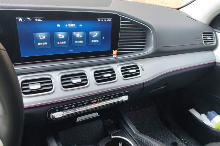 Used Mercedes-Benz GLE Coupe 2024 GLE 350 4MATIC Coupe SUV Luxury Model Audio And AC Panel