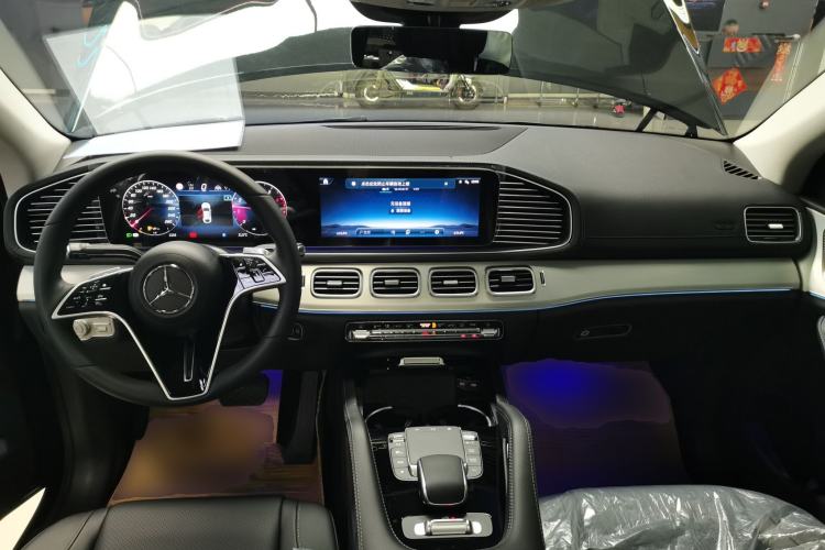 Used Mercedes-Benz GLE Coupe 2024 GLE 350 4MATIC Coupe SUV Fashion Model Center Console