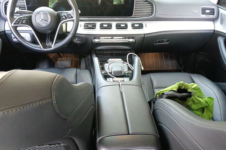 Used Mercedes-Benz GLE Coupe 2024 GLE 350 4MATIC Coupe SUV Fashion Model Center Console