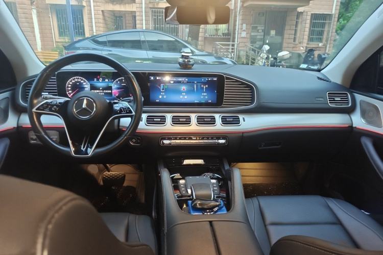 Used Mercedes-Benz GLE Coupe 2024 GLE 350 4MATIC Coupe SUV Fashion Model Center Console
