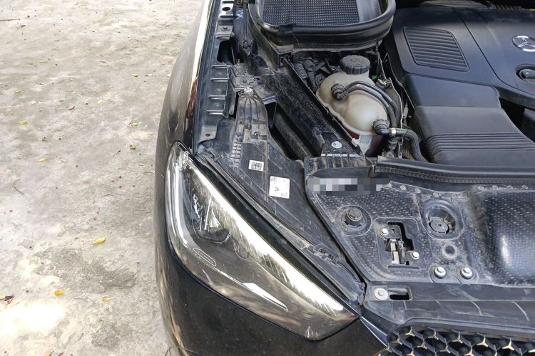 Used Mercedes-Benz GLE Coupe 2024 GLE 350 4MATIC Coupe SUV Fashion Model Engine Bay Right