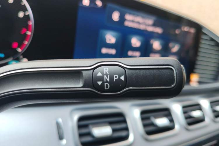 Used Mercedes-Benz GLE Coupe 2024 GLE 350 4MATIC Coupe SUV Luxury Model Gear Lever
