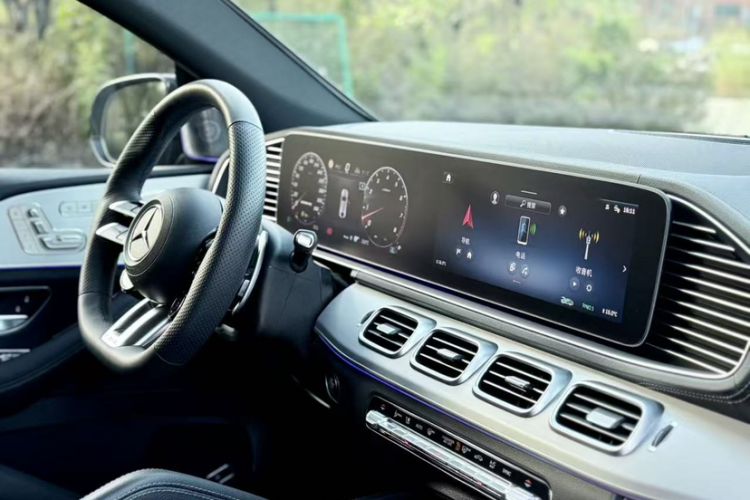 Used Mercedes-Benz GLE Coupe 2024 GLE 450 4MATIC Coupe SUV Fashion Model Interior 3