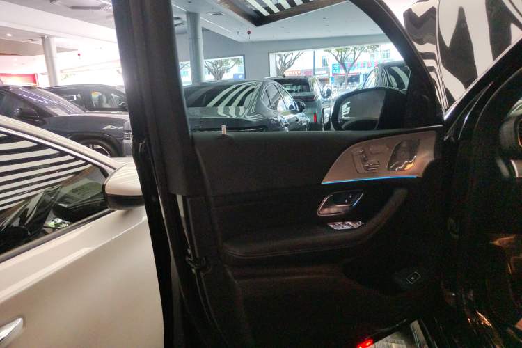 Used Mercedes-Benz GLE Coupe 2024 GLE 450 4MATIC Coupe SUV Fashion Model Left Front Door Interior