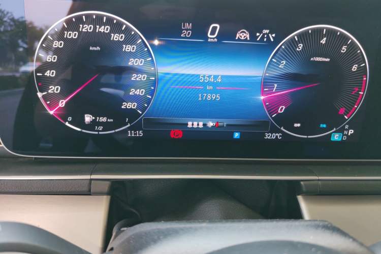 Used Mercedes-Benz GLE Coupe 2024 GLE 350 4MATIC Coupe SUV Fashion Model Odometer Close Up