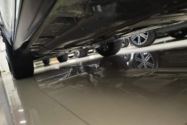 Used Mercedes-Benz GLE Coupe 2024 GLE 350 4MATIC Coupe SUV Fashion Model Right Side Sill