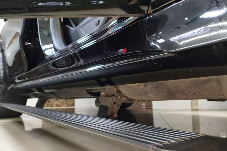 Used Mercedes-Benz GLE Coupe 2024 GLE 450 4MATIC Coupe SUV Luxury Model Right Side Sill