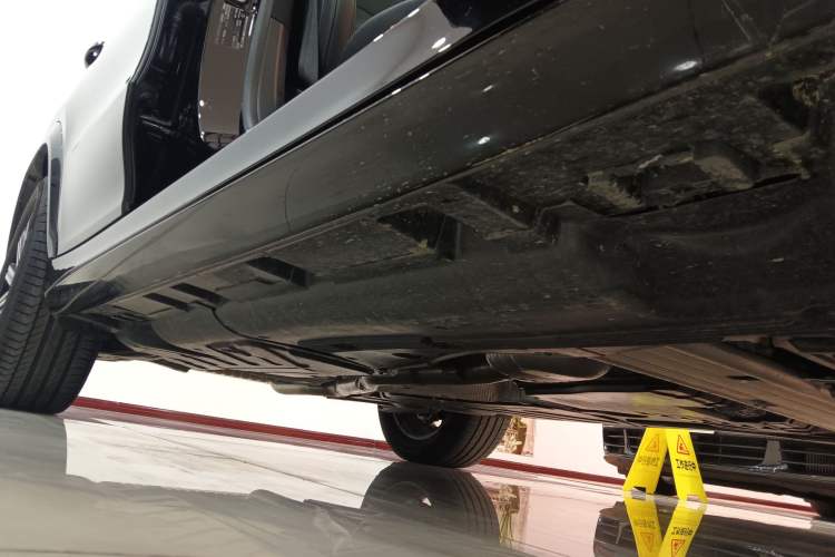 Used Mercedes-Benz GLE Coupe 2024 GLE 350 4MATIC Coupe SUV Luxury Model Right Side Sill