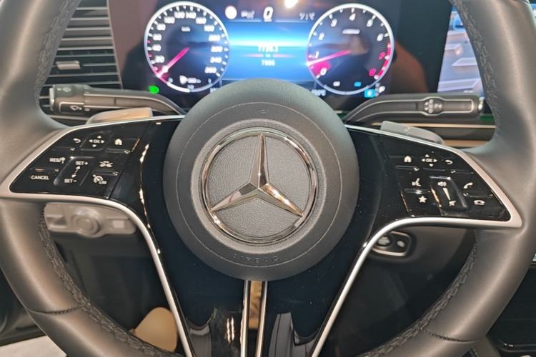 Used Mercedes-Benz GLE Coupe 2024 GLE 350 4MATIC Coupe SUV Luxury Model Steering Wheel