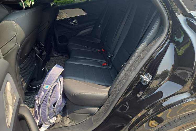 Used Mercedes-Benz GLE Coupe 2025 GLE 450 4MATIC Coupe SUV Fashion Model Left Rear Seat