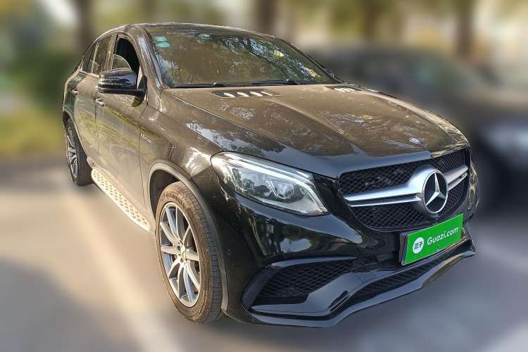 Used Mercedes-Benz GLE Coupe AMG 2015 AMG GLE 63 4MATIC Coupe SUV Front Right 45 Deg
