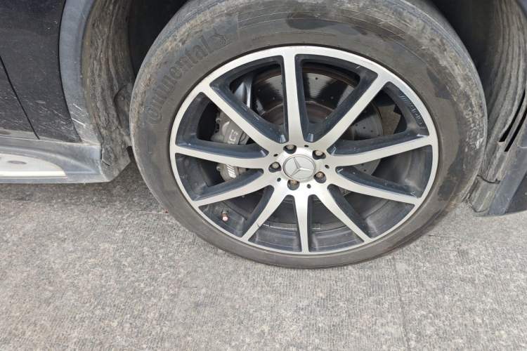 Used Mercedes-Benz GLE Coupe AMG 2015 AMG GLE 63 4MATIC Coupe SUV Right Front Wheel Hub