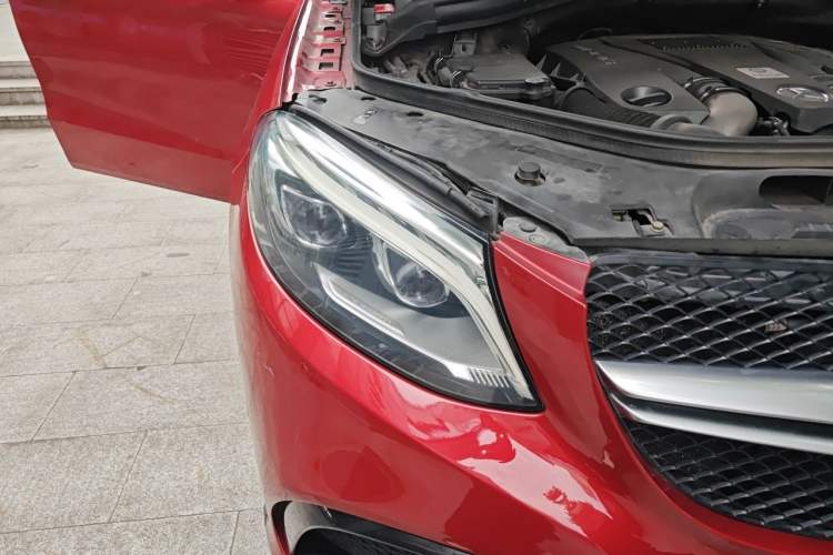 Used Mercedes-Benz GLE Coupe AMG 2015 AMG GLE 63 4MATIC Coupe SUV Right Front Headlight