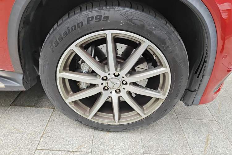 Used Mercedes-Benz GLE Coupe AMG 2015 AMG GLE 63 4MATIC Coupe SUV Right Front Wheel Hub