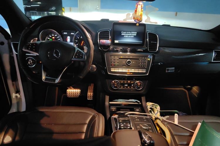 Used Mercedes-Benz GLE Coupe AMG 2015 AMG GLE 63 4MATIC Coupe SUV Center Console