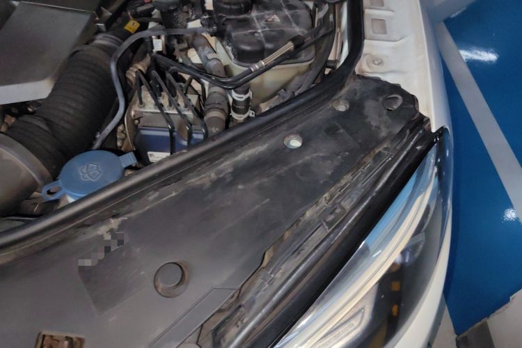 Used Mercedes-Benz GLE Coupe AMG 2015 AMG GLE 63 4MATIC Coupe SUV Engine Bay Left