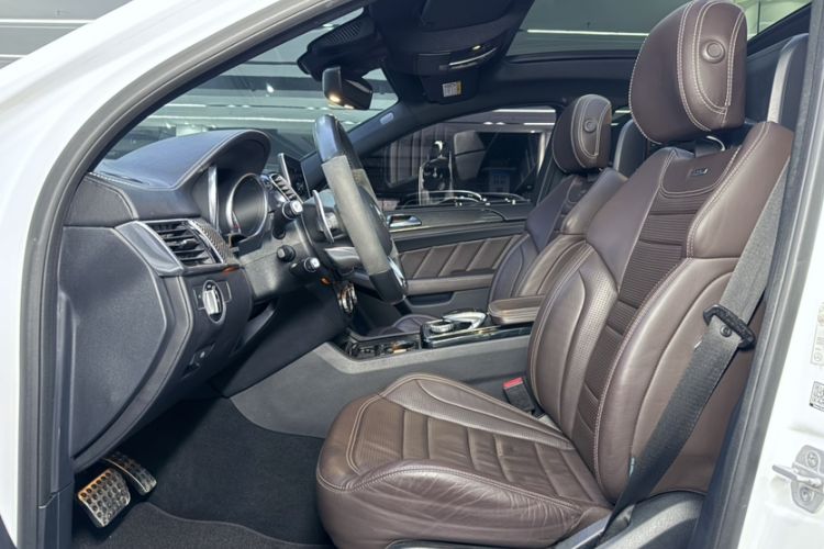 Used Mercedes-Benz GLE Coupe AMG 2015 AMG GLE 63 4MATIC Coupe SUV Interior 3