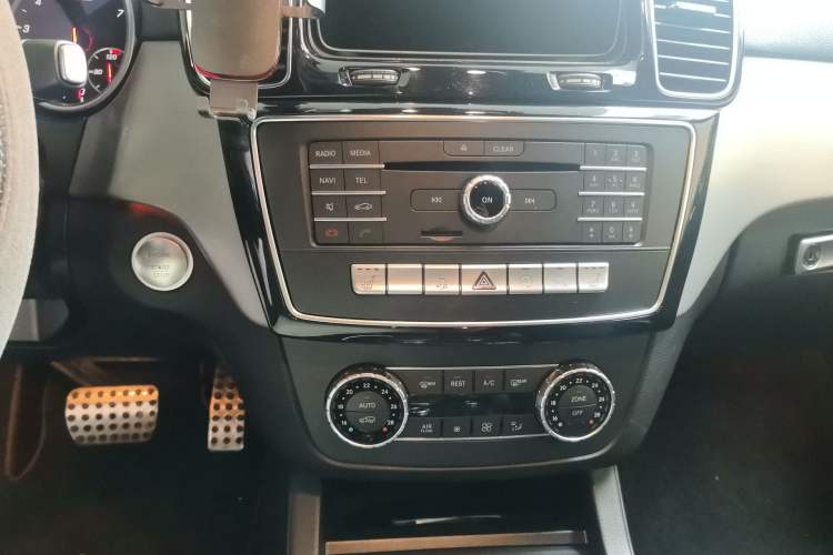 Used Mercedes-Benz GLE Coupe AMG 2017 AMG GLE 43 4MATIC Coupe SUV Audio And AC Panel