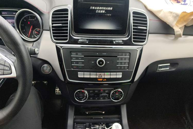 Used Mercedes-Benz GLE Coupe AMG 2017 AMG GLE 43 4MATIC Coupe SUV Audio And AC Panel