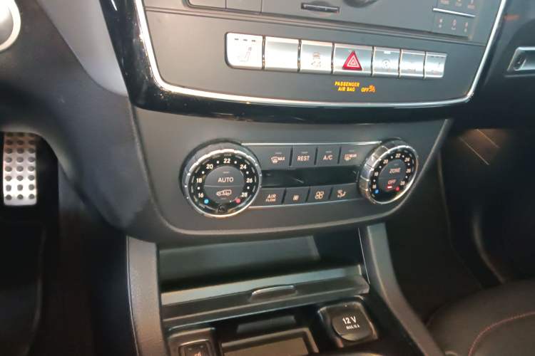 Used Mercedes-Benz GLE Coupe AMG 2017 AMG GLE 43 4MATIC Coupe SUV Audio And AC Panel