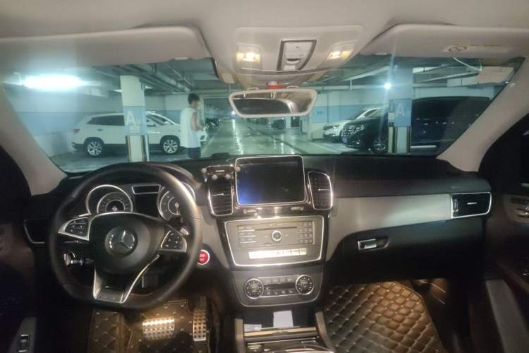 Used Mercedes-Benz GLE Coupe AMG 2017 AMG GLE 43 4MATIC Coupe SUV Center Console