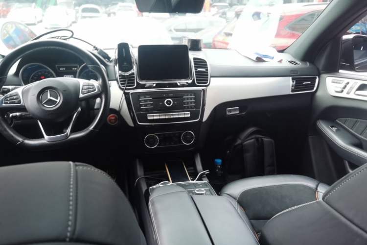 Used Mercedes-Benz GLE Coupe AMG 2017 AMG GLE 43 4MATIC Coupe SUV Center Console