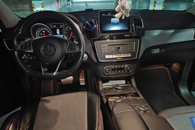 Used Mercedes-Benz GLE Coupe AMG 2017 AMG GLE 43 4MATIC Coupe SUV Center Console