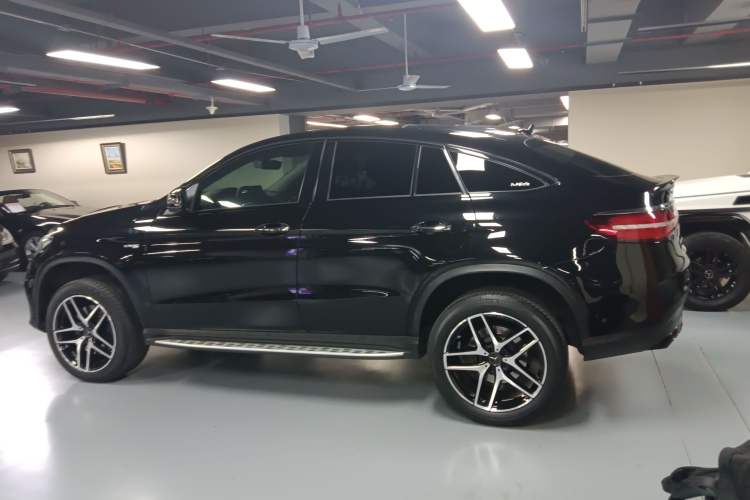 Used Mercedes-Benz GLE Coupe AMG 2017 AMG GLE 43 4MATIC Coupe SUV Exterior 3