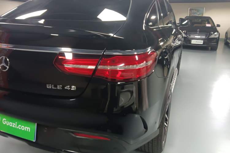 Used Mercedes-Benz GLE Coupe AMG 2017 AMG GLE 43 4MATIC Coupe SUV Exterior 6