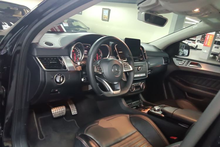 Used Mercedes-Benz GLE Coupe AMG 2017 AMG GLE 43 4MATIC Coupe SUV Interior 2