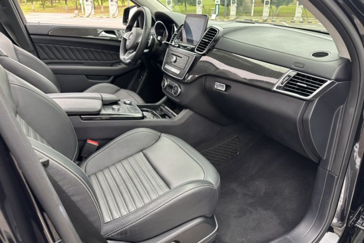 Used Mercedes-Benz GLE Coupe AMG 2017 AMG GLE 43 4MATIC Coupe SUV Interior 3