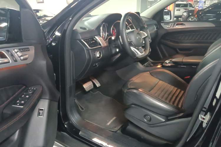 Used Mercedes-Benz GLE Coupe AMG 2017 AMG GLE 43 4MATIC Coupe SUV Interior 3