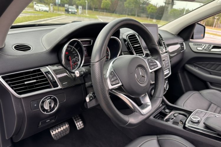 Used Mercedes-Benz GLE Coupe AMG 2017 AMG GLE 43 4MATIC Coupe SUV Interior 6