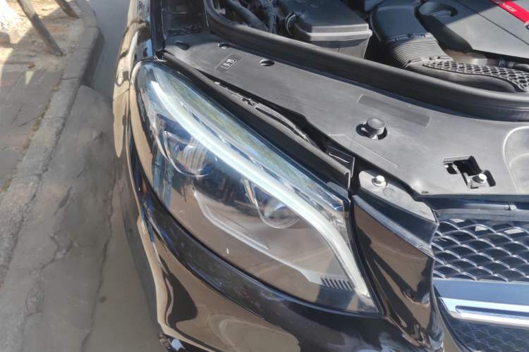Used Mercedes-Benz GLE Coupe AMG 2017 AMG GLE 43 4MATIC Coupe SUV Right Front Headlight